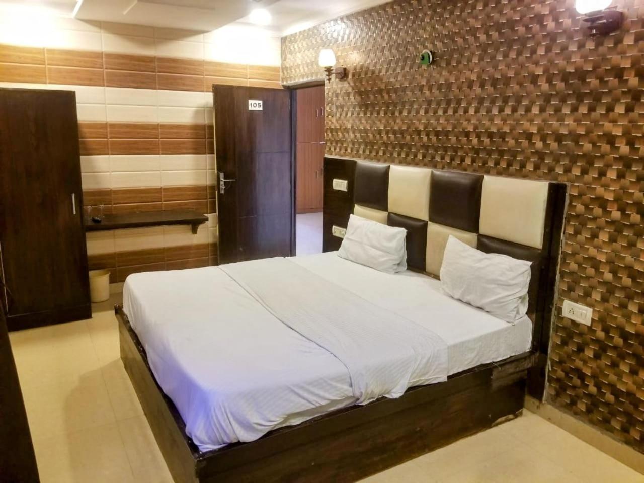 אגרה Townhouse 03 Hotel מראה חיצוני תמונה