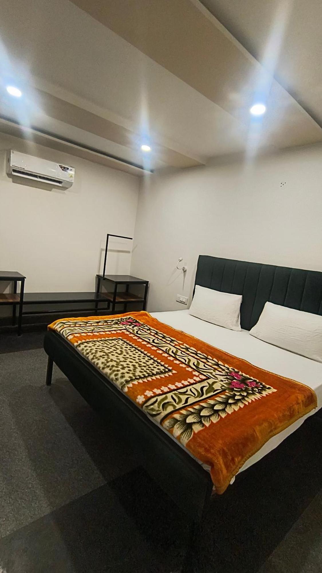 אגרה Townhouse 03 Hotel מראה חיצוני תמונה